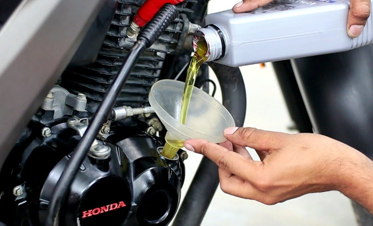 Motosiklet Yağı Değişimi Ne Kadar Sıklıkta Olmalı?